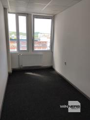 Ponúkame na prenájom kancelársky priestor s kuchynkou o výmere 12,5 m2 na Levočskej ulici, 3 NP.
