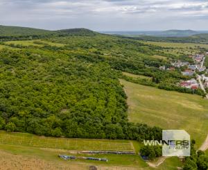 Investičný pozemok o veľkosti 44.007 m2 v obci Černochov vhodný na developerský projekt
