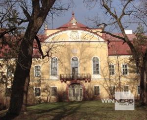 Barokový Kaštieľ rodiny Zichyovcov v obci ŽELOVCE