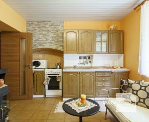 TOP CENA !!! Exkluzívne na predaj rodinný dom na priestrannom pozemku s výmerou 3 223 m² v obci Ilija