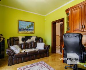 Rodinná rezidencia s parkovou úpravou záhrady na veľkorysom pozemku s bazénom , Rajka