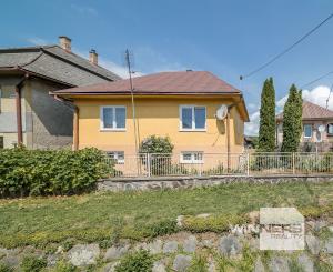 REZERVOVANÉ - Rodinný dom s 2 garážami na predaj, Opiná, Košice - okolie