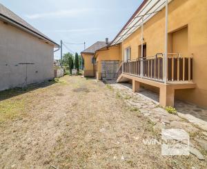 REZERVOVANÉ - Rodinný dom s 2 garážami na predaj, Opiná, Košice - okolie