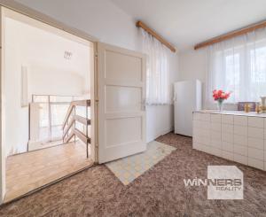 REZERVOVANÉ - Rodinný dom s 2 garážami na predaj, Opiná, Košice - okolie