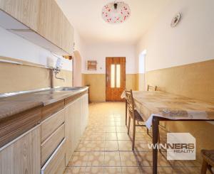 REZERVOVANÉ - Rodinný dom s 2 garážami na predaj, Opiná, Košice - okolie