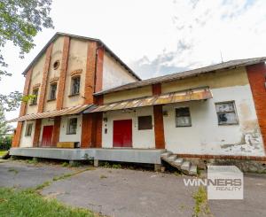 Ponúkame na predaj budovu / skladový priestor v Strážskom