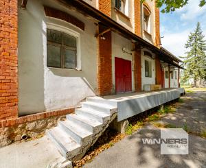 Ponúkame na predaj budovu / skladový priestor v Strážskom