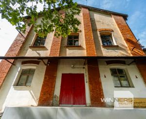 Ponúkame na predaj budovu / skladový priestor v Strážskom