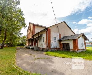 Ponúkame na predaj budovu / skladový priestor v Strážskom