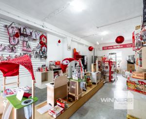 Ponúkame na predaj budovu / skladový priestor v Strážskom