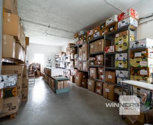 Ponúkame na predaj budovu / skladový priestor v Strážskom