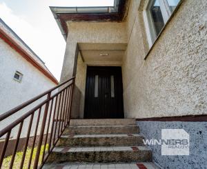 EXKLUZÍVNE vám ponúkame na predaj 3 izbový rodinný dom v príjemnej lokalite Veľkých Kapušian (okr. Michalovce).