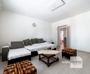 EXKLUZÍVNE vám ponúkame na predaj 3 izbový rodinný dom v príjemnej lokalite Veľkých Kapušian (okr. Michalovce).