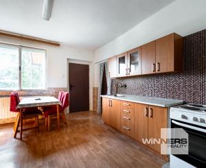 EXKLUZÍVNE vám ponúkame na predaj 3 izbový rodinný dom v príjemnej lokalite Veľkých Kapušian (okr. Michalovce).