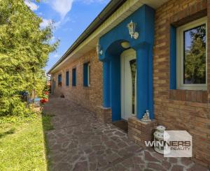 Predaj krásny vidiecky 5-izbový rodinný dom s bazénom so slanou vodou, 586 m2, Borský Mikuláš, okres Senica