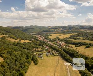 Rozsiahly pozemok vhodný na ranč, kemp alebo hobby farmu – 6,55 ha
