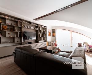 Na predaj priestranný 4-izbový mezonet s balkónom a zariadením v tehlovom bytovom dome na Furči – Krosnianska ul.