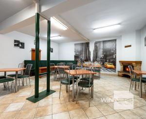 EXKLUZÍVNE Vám ponúkame na predaj dom na podnikateľské účely v obci Zborov.