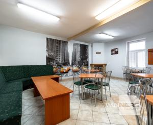 EXKLUZÍVNE Vám ponúkame na predaj dom na podnikateľské účely v obci Zborov.