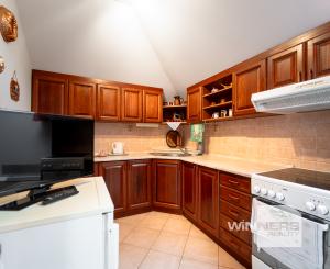 EXKLUZÍVNE Vám ponúkame na predaj dom na podnikateľské účely v obci Zborov.