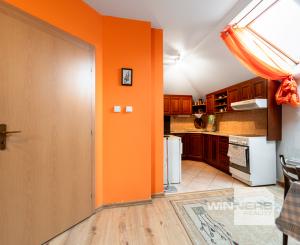 EXKLUZÍVNE Vám ponúkame na predaj dom na podnikateľské účely v obci Zborov.