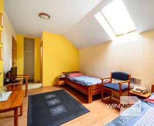 EXKLUZÍVNE Vám ponúkame na predaj dom na podnikateľské účely v obci Zborov.