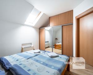 EXKLUZÍVNE Vám ponúkame na predaj dom na podnikateľské účely v obci Zborov.