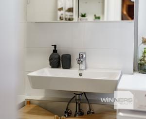 NA PRENÁJOM: Novostavba klimatizovaný 3-izb. byt 63,99m2 s garážovým parkovacím státím a pivnicou