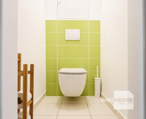 NA PRENÁJOM: Novostavba klimatizovaný 3-izb. byt 63,99m2 s garážovým parkovacím státím a pivnicou