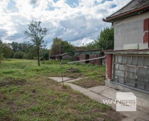 EXKLUZÍVNE vám ponúkame na predaj dva rodinné domy s veľkým pozemkom