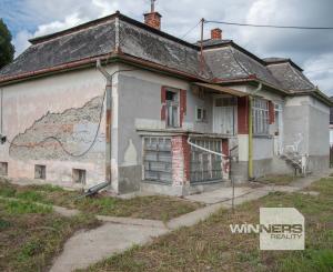 EXKLUZÍVNE vám ponúkame na predaj dva rodinné domy s veľkým pozemkom