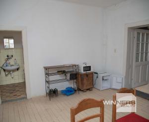 EXKLUZÍVNE vám ponúkame na predaj dva rodinné domy s veľkým pozemkom