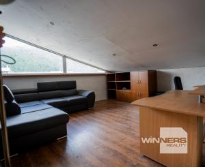 Na predaj výrobná a skladová hala o veľkosti 1.024m2 v meste Svidník