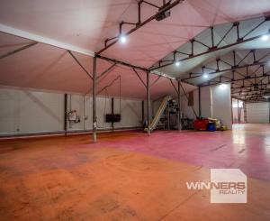 Na predaj výrobná a skladová hala o veľkosti 1.024m2 v meste Svidník