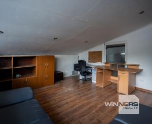 Na predaj výrobná a skladová hala o veľkosti 1.024m2 v meste Svidník