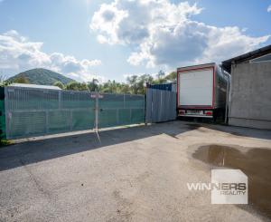Na predaj výrobná a skladová hala o veľkosti 1.024m2 v meste Svidník
