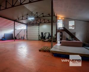 Na predaj výrobná a skladová hala o veľkosti 1.024m2 v meste Svidník