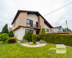 EXKLUZÍVNE vám ponúkame na predaj 5-izbový rodinný dom v príjemnej lokalite Veľkých Kapušian