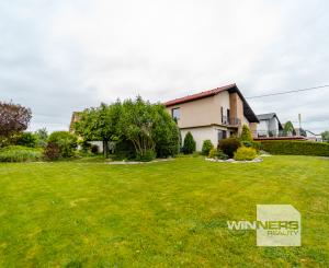 EXKLUZÍVNE vám ponúkame na predaj 5-izbový rodinný dom v príjemnej lokalite Veľkých Kapušian