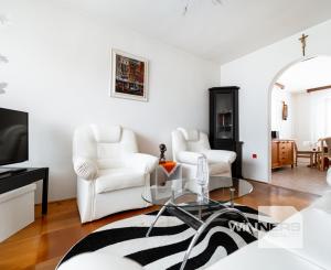 EXKLUZÍVNE vám ponúkame na predaj 5-izbový rodinný dom v príjemnej lokalite Veľkých Kapušian