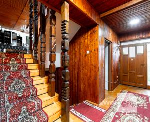 EXKLUZÍVNE vám ponúkame na predaj 5-izbový rodinný dom v príjemnej lokalite Veľkých Kapušian