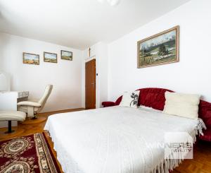 EXKLUZÍVNE vám ponúkame na predaj 5-izbový rodinný dom v príjemnej lokalite Veľkých Kapušian