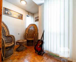 EXKLUZÍVNE vám ponúkame na predaj 5-izbový rodinný dom v príjemnej lokalite Veľkých Kapušian