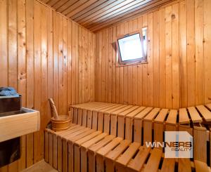 EXKLUZÍVNE vám ponúkame na predaj 5-izbový rodinný dom v príjemnej lokalite Veľkých Kapušian