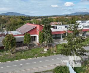 Ponúkame na predaj viacúčelový objekt vhodný na obchodné, skladové alebo prevádzkové účely v obci Slivník.