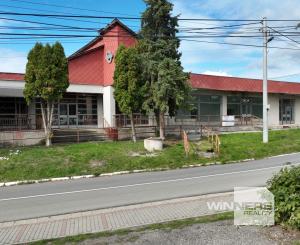 Ponúkame na predaj viacúčelový objekt vhodný na obchodné, skladové alebo prevádzkové účely v obci Slivník.