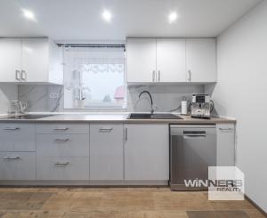 Moderný 3i rodinný dom na prenájom, 16 km od mesta Košice,  medzi diaľnicou Košice – Prešov.