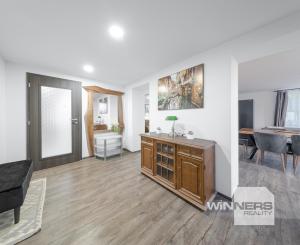 Moderný 3i rodinný dom na prenájom, 16 km od mesta Košice,  medzi diaľnicou Košice – Prešov.