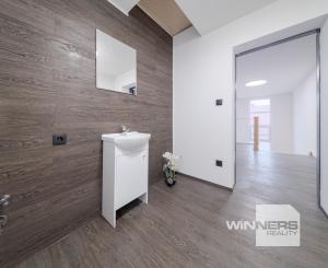 Moderný 3i rodinný dom na prenájom, 16 km od mesta Košice,  medzi diaľnicou Košice – Prešov.