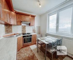 Ponúkame na PREDAJ 3-izbový byt blízko centra mesta Vranov nad Topľou